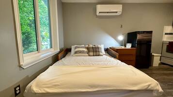 1 bedroom, in-room safe, desk, iron/ironing board