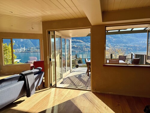 KELVIN HEIGHTS, QUEENSTOWN - lake views, sunny