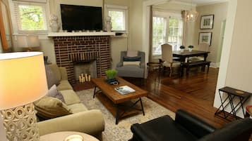 TV connectée, cheminée, Netflix, services de streaming