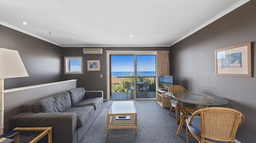 Aqualuna Beach Apartments 42