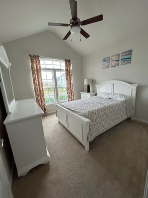 4 dormitorios, tabla de planchar con plancha, wifi gratis