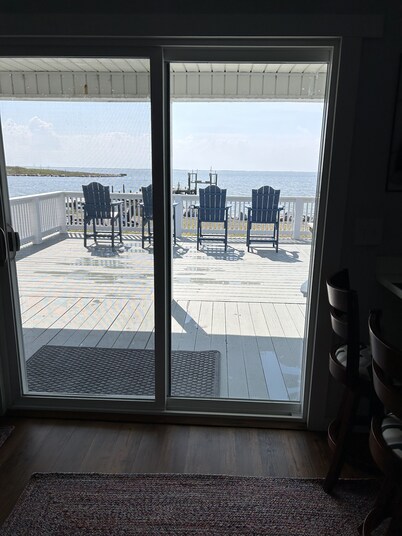 Soundfront home
3 Bedrooms
3 Bathrooms