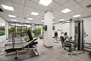 Fitness facility - Comfortable beachfront unit in lovely gated Resort on the beach (Marco Island)