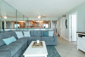 TV connectée, jeux vidéo, lecteur de DVD, livres