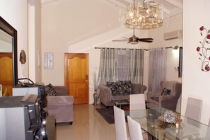 Interior - Palms Paradise Drax Hall (St Ann's Bay)