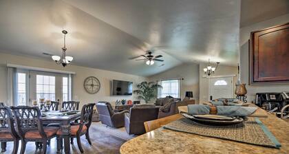 Mountain-View Moab Home w/ Pool & Hot Tub Access!