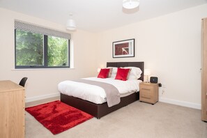 2 bedrooms, desk, iron/ironing board, travel cot