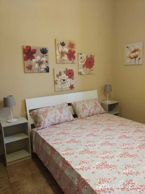 1 Schlafzimmer, Schreibtisch, Bügeleisen/Bügelbrett, kostenloses WLAN