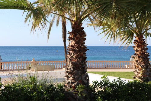 Villa with private swimming pool within walking distance of the sea and Moraira