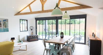 Charming Villa with Garden near the beach