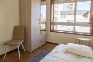 3 bedrooms, iron/ironing board, internet, bed sheets - Panoramic & Cosmopolitan Flat  (Vila Nova de Gaia)