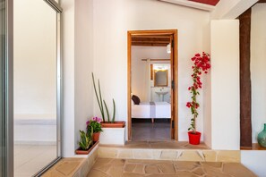 7 bedrooms, in-room safe, iron/ironing board, free WiFi