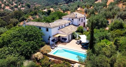 Casita Perdiz Cortijo las Rosasissa - Rauha ja rauhallisuus oliivitarhoissa