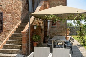 Outdoor dining - Casale Miro - Country villa with private pool (Fratticciola)