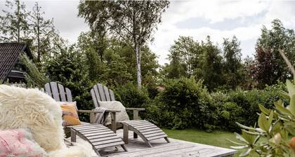 Family friendly summer house with ocean view on large undisturbed property