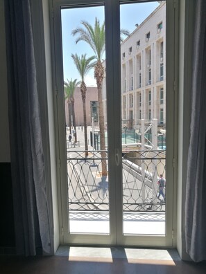 Habitación cuádruple, varias camas, para no fumadores | Balcón