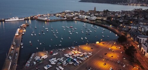 Sunrise Apartment Fantastic Sea and Harbor Views Luxury Apartment