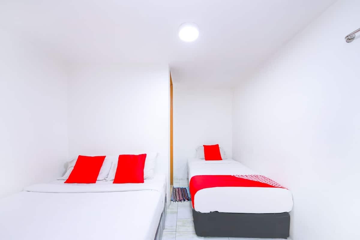 Free WiFi, bed sheets