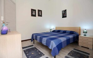 2 camere, ferro/asse da stiro, Wi-Fi gratuito, lenzuola