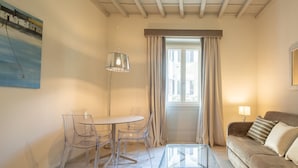 Living area - Carapelli 4 Fabulous apartment for up to four guests (florence)