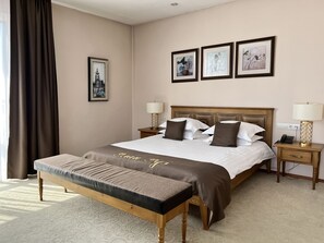 Grand-studio | Ylelliset vuodevaatteet, työpöytä, silitysrauta/-lauta, ilmainen Wi-Fi