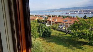 Interior - Apartment in villa with garden CIN IT032003C2BP5JM2B2 (Muggia (TS))