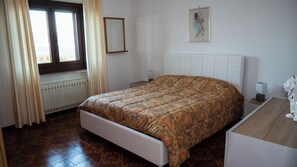 2 camere, ferro/asse da stiro, Wi-Fi gratuito, lenzuola
