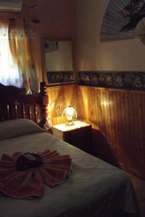 Desk, free WiFi, bed sheets
