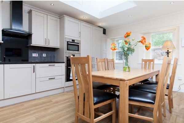 تناول الطعام