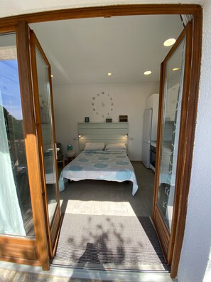 1 chambre, fer et planche à repasser, Wi-Fi gratuit, draps fournis