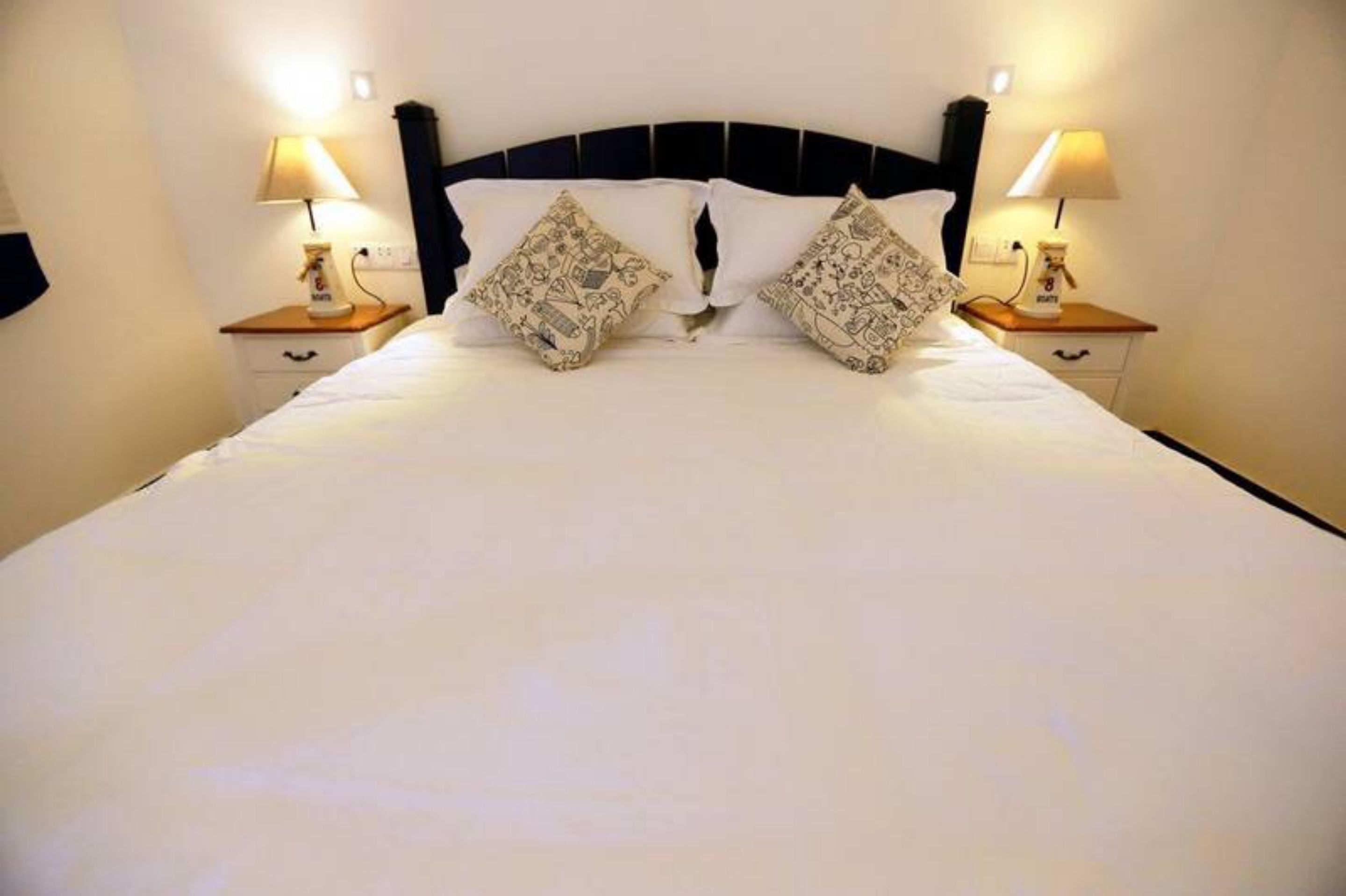 Elite Double Room | Blackout drapes, free WiFi