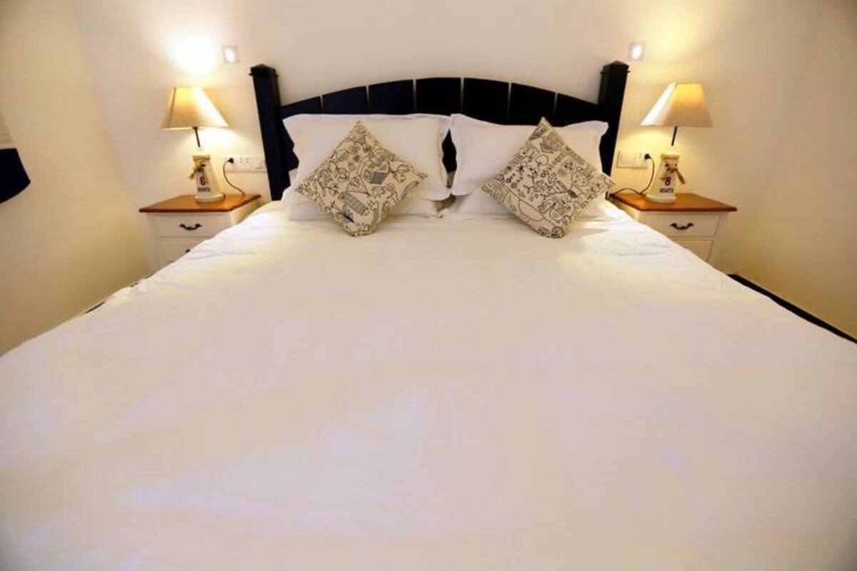 Elite Double Room | Blackout drapes, free WiFi