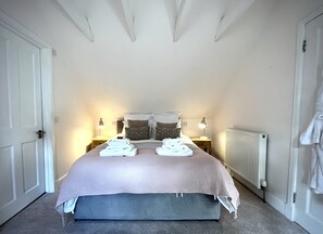 2 habitaciones, tabla de planchar con plancha, cuna de viaje y wifi