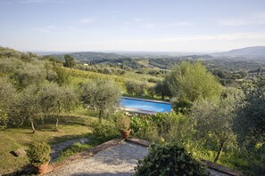 Property grounds - Villa in Sant'andrea In Caprile with 7 bedrooms sleeps 13 (Sant'andrea In Caprile)