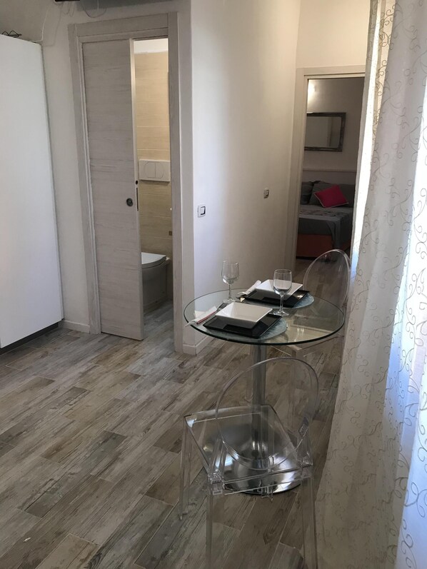 1 Schlafzimmer, Bügeleisen/Bügelbrett, kostenloses WLAN, Bettwäsche
