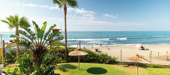 EEN UNIEK PARADIJS in Royal Beach, strand van Mijas