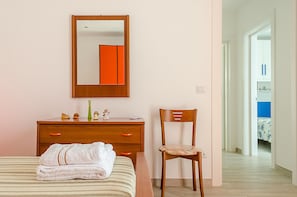 3 chambres, fer et planche à repasser, Wi-Fi, draps fournis