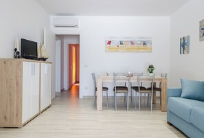 TV - Vacation Home Offers, Salento, Gallipoli-Torre San Giovanni di Ugento (Posto Rosso Alliste Marina)