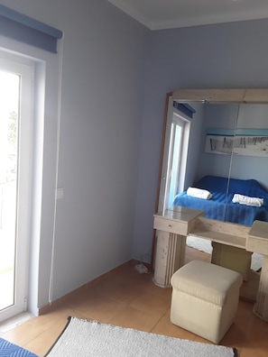 1 chambre, fer et planche à repasser, Wi-Fi gratuit, draps fournis