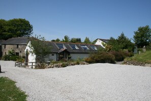 Exterior - 1 bedroom barn conversion on smallholding with alpacas, goats and pigs (Lanner,)