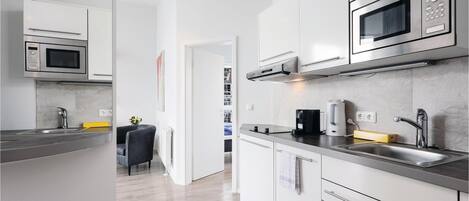 Kühlschrank, Herdplatte, Geschirrspüler