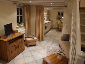 Smart TV, fireplace, DVD player - Half-timbered Ornes 1 (Olsberg)