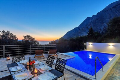  Holiday house with heated pool, terrace with sea view, 3 bedrooms, WiFi, BBQ