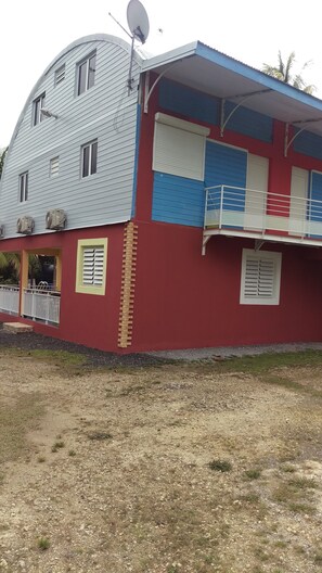 Exterior - 3-bedroom houses, upstairs (Ste Anne)