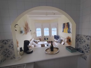 Interior - Apartment in villa, 180 ° panoramic sea view with terrace and pool (Roses)