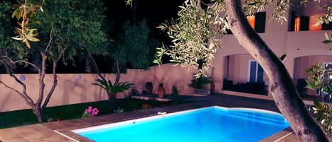 Piscine extérieure, piscine chauffée