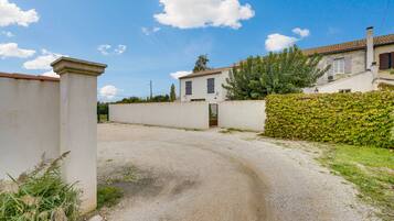 Enceinte de lâhĂ©bergement