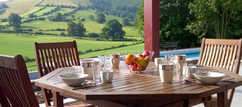 4* vacation home rental in the Basque Country, swimming pool with view, hammam 