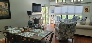 Smart TV, books -  Private neighborhood pool,  4 person golf cart avail. Amenity cards available, (Fripp Island)