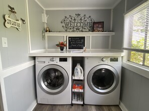 Interior - 1945 Farmhouse Cottage Near Asheville & The Biltmore Estate – Pup friendly! (Asheville)